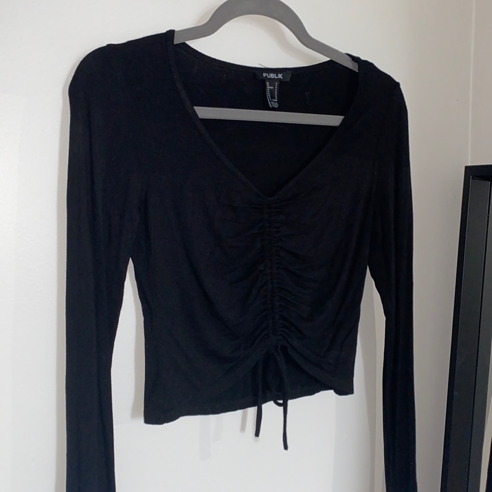 Cute black crop top!